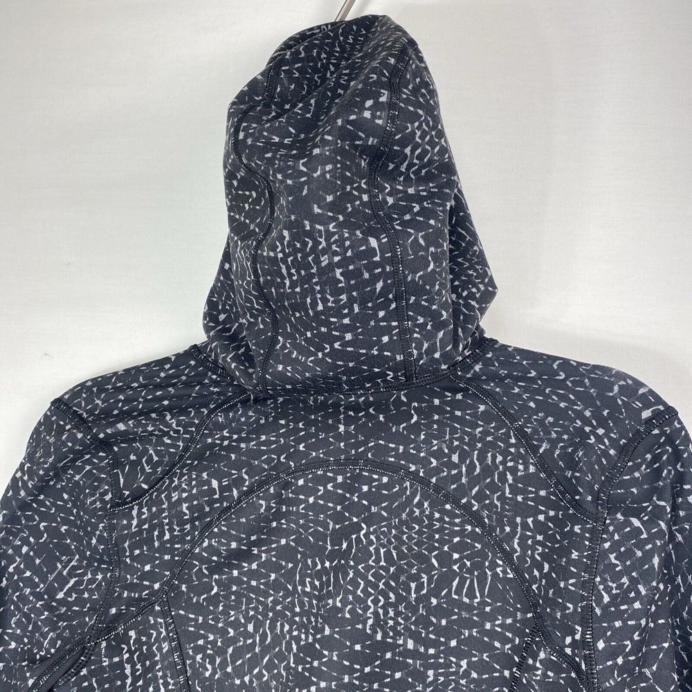 Lululemon Jacket Full Zip Size 6 Wide Waistband Black Patterned Womens Yoga Gym
